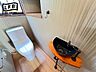 トイレ：トイレ横にはちょっとした小物も置けますね♪