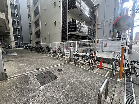 ◎即日案内可能◎日程調整致します!単身世帯・dinks・ファミリー世帯と全ての人に対応できるお部屋ですので、実需としても収益物件としても大変人気の物件です!エアコン1台設置済みで初期費用軽減◎