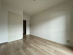 メゾン・ド・ヴェルデュール 4階ワンルームのリビング/ダイニング