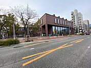 図書館「呉市中央図書館まで1337ｍ」