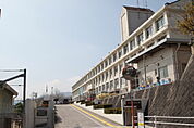 小学校「広島市立井口台小学校まで882ｍ」