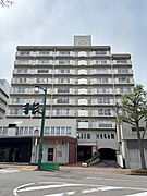 大通沿いで夜道も安心♪大規模分譲マンションンです。