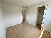 洋室5.2帖、真四角で配置のしやすい間取りです。
