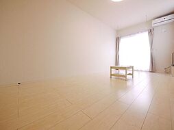 JR武蔵野線 三郷駅 徒歩8分の賃貸マンション 1階1Kのリビング/ダイニング