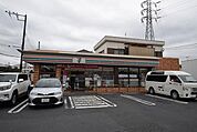 セブンイレブン草加花栗北店 徒歩7分。 500m