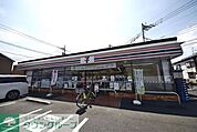 セブンイレブン草加氷川町南店 徒歩6分。 440m