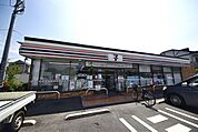 セブンイレブン草加氷川町西店 徒歩3分。 170m