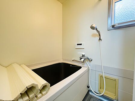 雨が続いても安心の浴室乾燥機完備！いつでも温かいお風呂に入っていただける追い焚き機能付き◎