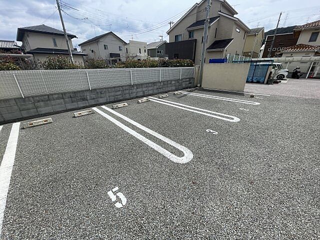13 / 17