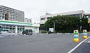 ファミリーマート松山湘南江ノ島店 699m