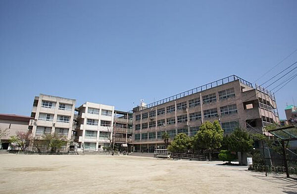 画像25:【小学校】東大阪市立 岩田西小学校まで285ｍ