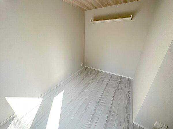 画像17:白を基調とした内装でおしゃれで、落ち着ける空間です。 