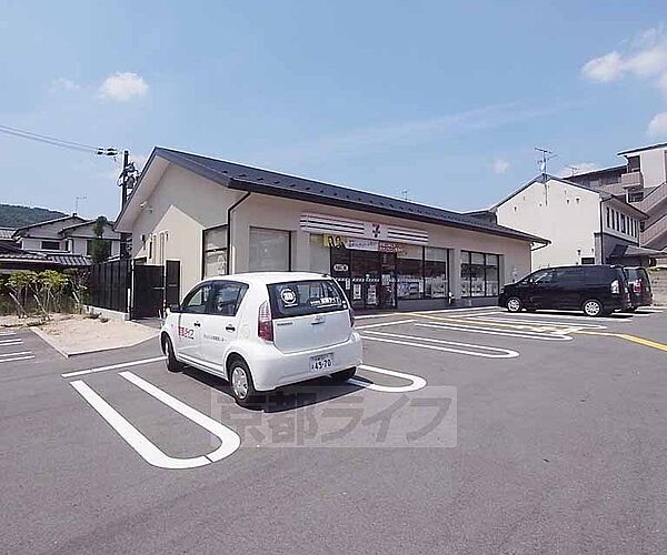 画像28:ローソン岩倉忠在地町店まで707m 広々と停めやすい駐車場あります。