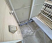 洗濯機置き場はバルコニーにあります。