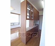 食器棚です。