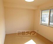 寝室にも