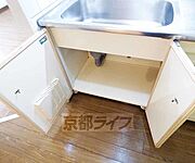 調理器具等収納出来ます。