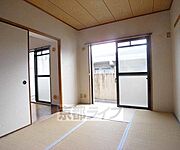 寝るだけでは勿体ない、素足でくつろげる畳のお部屋です。