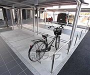 屋根付き駐輪場です。
