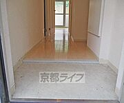 シャンプードレッサ付きの独立洗面台です。
