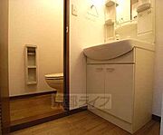 トイレと洗面台。