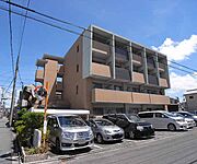 鉄筋コンクリート造りのしっかりしたマンション。