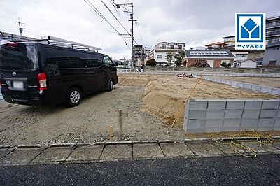 外観：2025年1月撮影。オール電化＾＾角地＾＾4LDK。全居室収納付き。小中学校・スーパー・コンビニ・バス停徒歩7分圏内。周辺環境充実＾＾