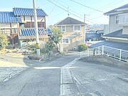 東側前面道路