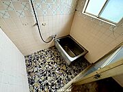 お風呂には窓があり換気もバッチリ