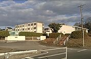 倉敷市立上成小学校（176m）