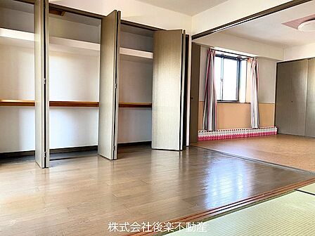 豊富な収納スペースでお部屋もすっきり。荷物の多いご家庭でも安心です。
