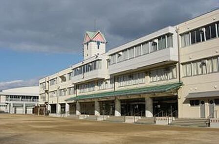 岡山市立清輝小学校(635m)