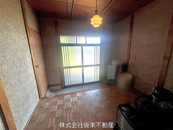 玄関を拡大表示
