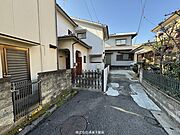 お車1台分駐車可能です