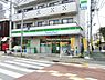 周辺：ファミリーマート 新宿上落合店（416m）