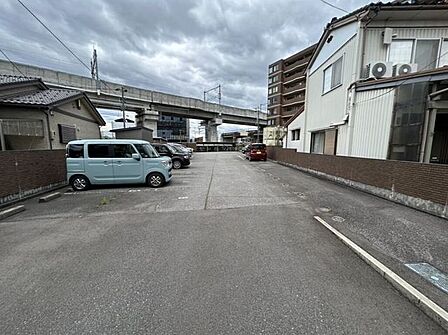 敷地内駐車場※空き状況についてはお問い合わせください。
