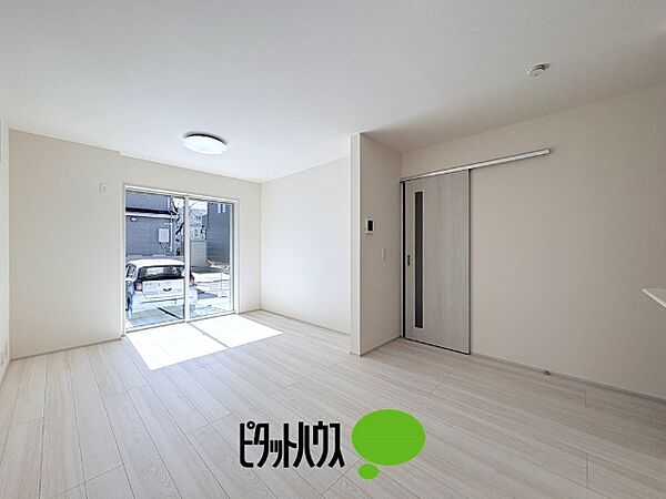 リビング/ダイニングを拡大表示