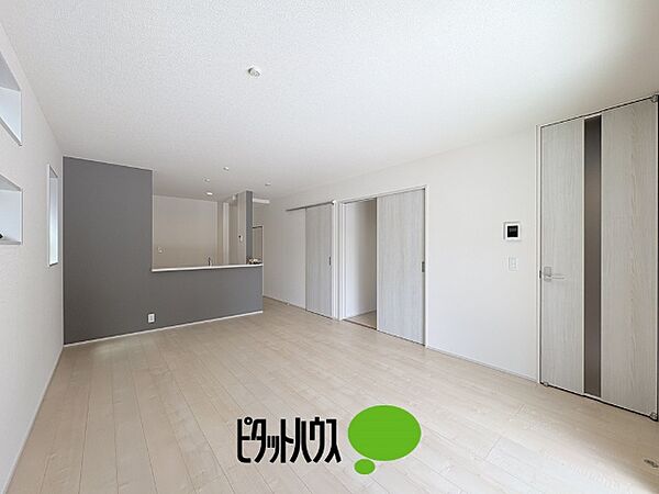 リビング/ダイニングを拡大表示