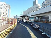 駅前 640m