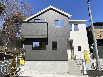 外観：サイディング材を使用したおしゃれな外観。色柄バリエーションが豊富なため、住まいの表情を豊かに表現してくれます。また、雨で汚れを落としてくれます！