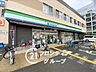 周辺：徒歩6分。ファミリーマート堺新金岡店　徒歩8分。 480m