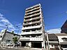 外観：洗練されたモダンなデザインの外観がスタイリッシュで魅力的な印象を与えます。住む人のセンスを引き立て、周囲の景観と調和しながら、毎日の生活に豊かな彩りを加えます。落ち着いた雰囲気で心地よさも感じます。