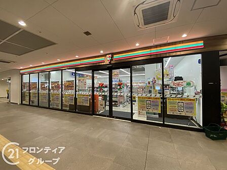 セブンイレブン南海泉ヶ丘駅店 徒歩12分。 960m