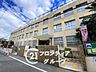 周辺：大阪市立東粉浜小学校 徒歩7分。 560m