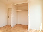 ＼同仕様写真／各室に収納スペ―スがありますのでお部屋スッキリ片付きますね