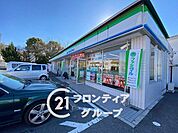 ファミリーマート泉北晴美台二丁店 徒歩7分。 490m