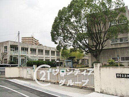 堺市立若松台小学校 徒歩10分。 730m