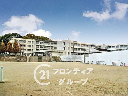 堺市立三原台小学校 徒歩8分。 610m