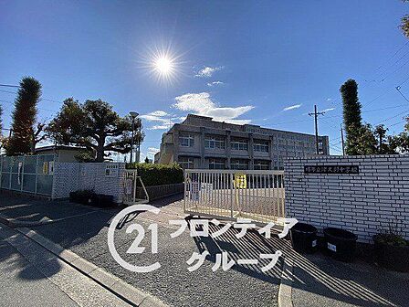 堺市立津久野中学校 徒歩9分。 680m
