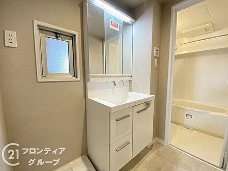 はじめてのマイホーム購入は、わからないことだらけで当然です。資金計画から物件選びまで、順を追ってスタッフが一緒に考えていきます